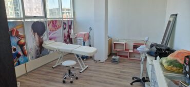 Ofislər: İcarəyə verilir----Masazırda yol kənarında 3 mərtəbəli +açıq mansarlı — 16