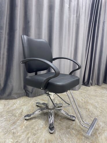 продаю кресло парикмахера: Продается салонная кресла