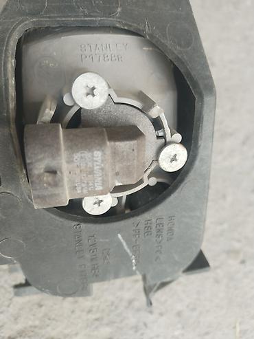 света диоты: Пары противотуманных фар для Honda CR‑V, год 2003 Описание: - — 6