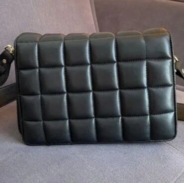 комплект сумок: Продаем новую брендовую сумочку.привезли с Европы