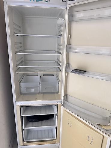 холодильник 12в: Холодильник Indesit, двухкамерный, с нижней морозильной камерой — 1