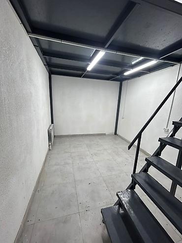 аренда магзин: : 28 м², В жилом комплексе, С ремонтом, Первая линия — 2