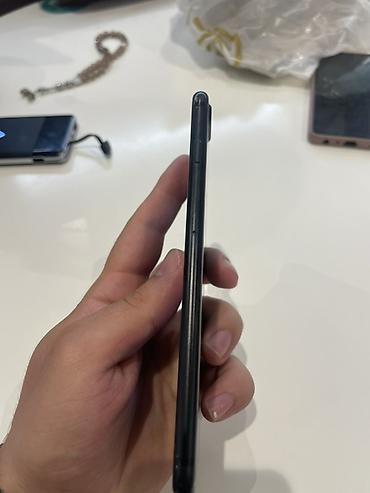 iphone see: IPhone 7 Plus, Qara, Barmaq izi — 3