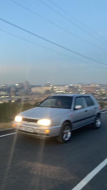 Volkswagen Golf: 1994 г., 1.6 л, Механика, Хэтчбэк