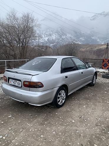 Honda: Honda Civic: 1992 г., Седан — 15