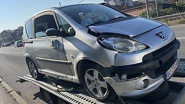 bež: Delovi za Peugeot 1007 1.4 benzin 16v 2012 godište — 5