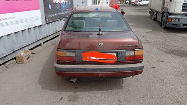 пассат 1991: Volkswagen Passat: 1991 г., 2 л, Механика, Бензин, Седан