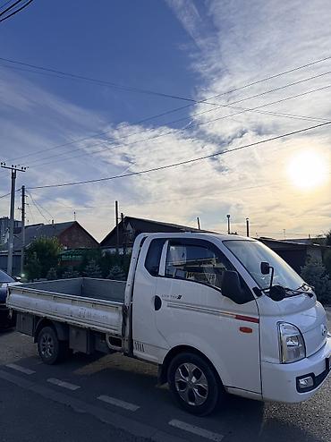 byd e2: Hyundai : 2021 г., 2.5 л, Типтроник, Дизель, Хэтчбэк — 3