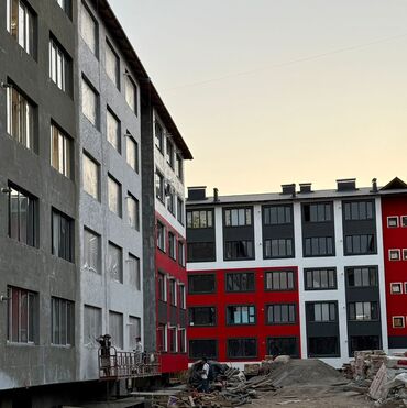 сдаю кызыл аскер: Построен, 106 серия, 1 комната, 44 м²