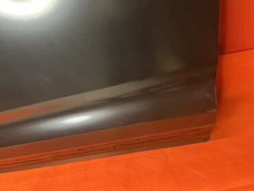 Двери и комплектующие: Новая передняя левая дверь автомобиля, выполненная из металла и — 6