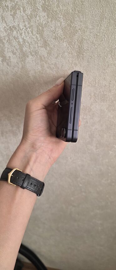 Samsung: Samsung Galaxy Z Flip7, rəng - Qara, İki sim kartlı — 11