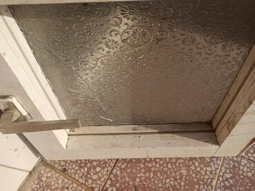 Prozori: Dva prozora bez okvira: veći 69x71,5cm duplo staklo i manji 50x47,5 — 17