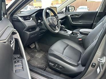 ян: Toyota RAV4: 2022 г., 2 л, Бензин, Кроссовер — 5