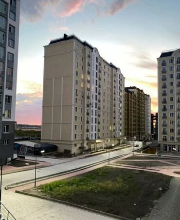 6 мкр квартиры: 3 комнаты, 101 м², Элитка, 6 этаж, ПСО (под самоотделку)