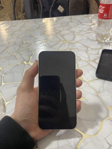 Apple iPhone: IPhone 13, Б/у, 128 ГБ, Старлайт, Чехол, 83 % — 2