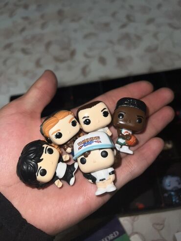 замороженный малина: Коллекционные сюрприз‑яйца Kinder Joy x Funko “Stranger Things”. -