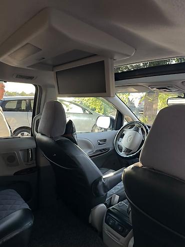 chrysler pacifica: Toyota Sienna: 2011 г., 3.5 л, Автомат — 8