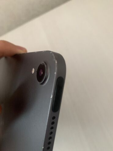Masaüstü kompüterlər və iş stansiyaları: İpad mini 6 şəkildə göründüyü kimidir.Hər bir funksiyası