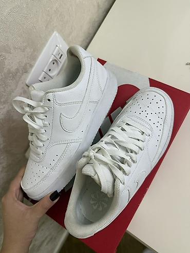 nike hyperko: Nike ağ rəngli idman ayaqqabısı - Model: Aşağı boğaz, krujqayış — 2