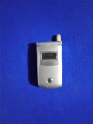 cat mini telefon: Motorola T270

Telefon kao nov,radi na svim mrežama,baterija dobra — 4