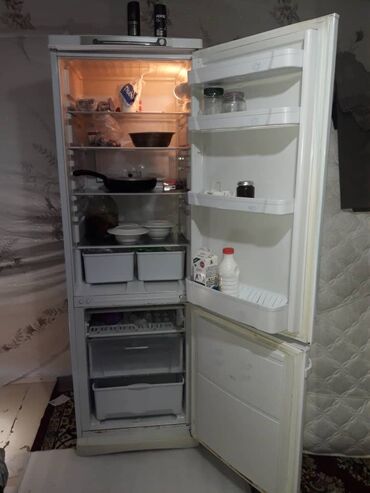 холодильник срочно продаю: Холодильник Ardo, Б/у, Двухкамерный, De frost (капельный), 60 * 180 * 60