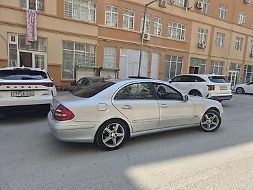 Mercedes-Benz: Mercedes-Benz E-Class sedan - Gümüşü rəng, 4 qapılı kuzov - AMG — 1