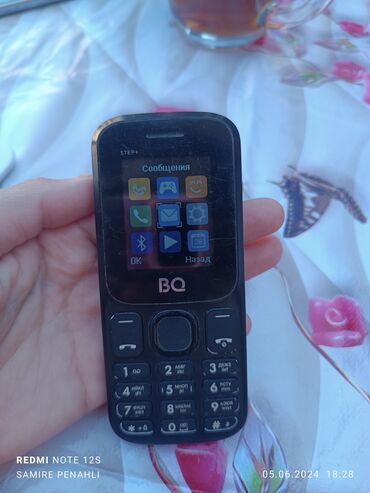 telefon kabloku: BenQ Q600, цвет - Черный, Кнопочный, Две SIM карты