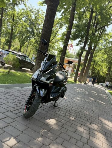 Скутеры: Скутер 150 куб. см, Бензин, Б/у