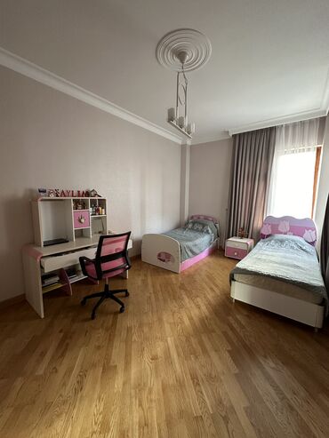 Yataq otağı dəstləri: 2 təknəfərlik çarpayı, Komod, Tumba, Dolab, Azərbaycan, İşlənmiş — 8