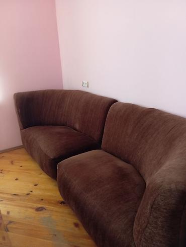 oturan stullar: Künc divanı – qəhvəyi rəng - Yumşaq, parça üzlü oturacaq və arxa hissə — 1