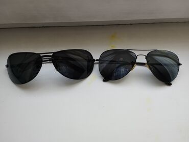 черные очки: Очки капельки по 200
на втором фото очки 100,нет винтика