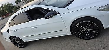 passat 2002: Volkswagen Passat CC, ağ rəng, kupeli-sedan gövdə. - Qara panoramik — 7