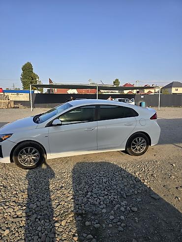 Унаа сатуу: Hyundai Ioniq: 2017 г., 1.6 л, Гибрид, Хетчбек — 3