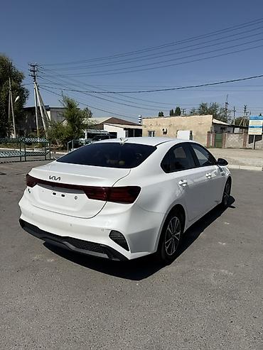 kia ev5: Kia Cerato: 2022 г., 1.6 л, Бензин, Седан — 4