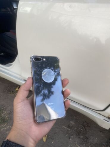 моторола телефон: IPhone 8 Plus, Б/у, 64 ГБ, Черный, Чехол, 77 %