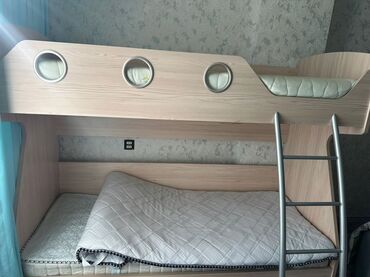 pencere islenmis: Для девочки и мальчика, Б/у, Кровать, С матрасом, Без выдвижных ящиков, МДФ