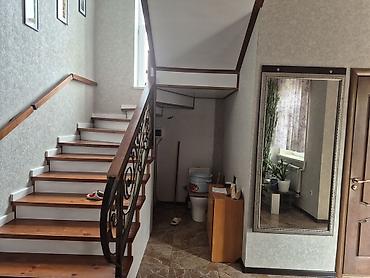 Продажа коттеджей и домов: 4 комнаты, 240 м², 5 соток, Бишкек, Алтын-ордо ж/м Собственник — 6