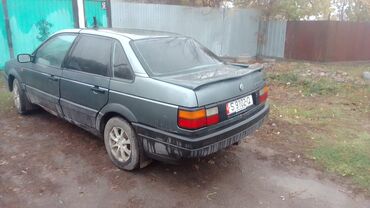 Volkswagen: Volkswagen Passat: 1988 г., 1.8 л, Бензин, Седан