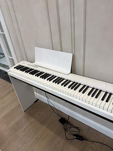 сустейн: Цифровое пианино Roland (белое) с полноценной 88‑клавишной клавиатурой — 2