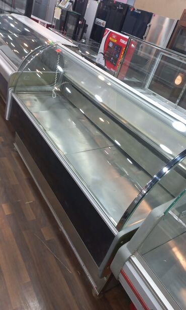 soyuducu vitrinleri: Kolbasa. Toyuq ağartı mehsullari üçün nəzərdə tutulub super işləyir