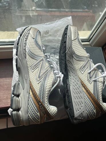 Krasofkalar və idman ayaqqabıları: New Balance 860 V2 White Brown Yenidir. Orginaldır. Amerikadan New -da lalafo.az — 3 Krasofkalar və idman ayaqqabıları: New Balance 860 V2 White Brown Yenidir. Orginaldır. Amerikadan New — 3