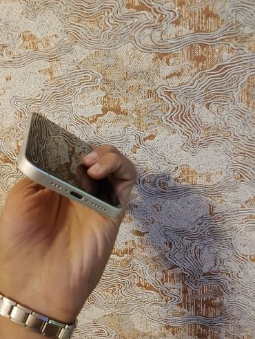 Apple iPhone: IPhone 16, Ağ, Face ID — 4