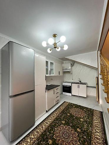 Продажа коттеджей и домов: Сдается Дом Площадь : 200м2 Участок 4 сотки Цокольный этаж : кухня — 11