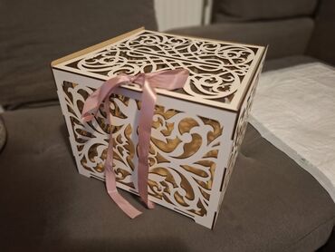 guess bela torba: Kutija za koverte za krštenja, venčanja. Drvo. Dimenzije 31x24 Bez