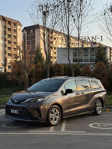 газ 53 бак: Toyota Sienna: 2022 г., 2.5 л, Вариатор, Гибрид, Минивэн — 1