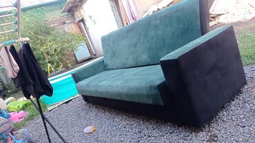 двухместный диван раскладной: Цвет - Зеленый, Б/у