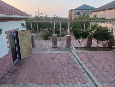 Həyət evləri və villaların satışı: Satılır: həyətyanı sahəsi və tikililər kompleksi - İki mərtəbəli əsas — 7