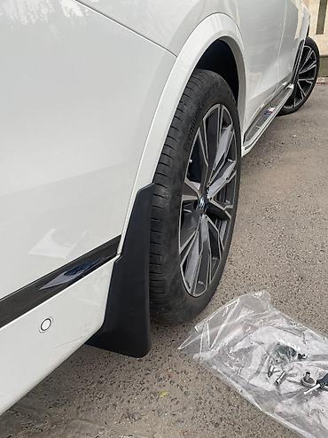 Подкрылки, брызговики, защита днища: BMW x7 брызговики — 7