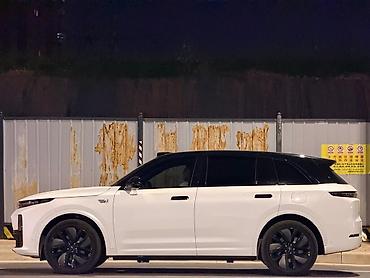 портер рядом: Lixiang L7: 2023 г., 1.5 л, Автомат, Электромобиль, Кроссовер — 5