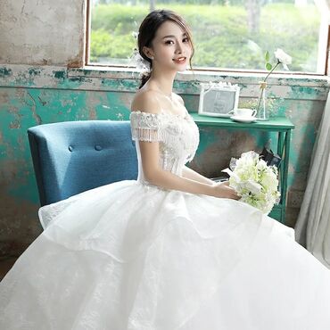 кольцо для платье: Свадебное платье! Продаю! новое ! Размер 44-46-48 В комплекте